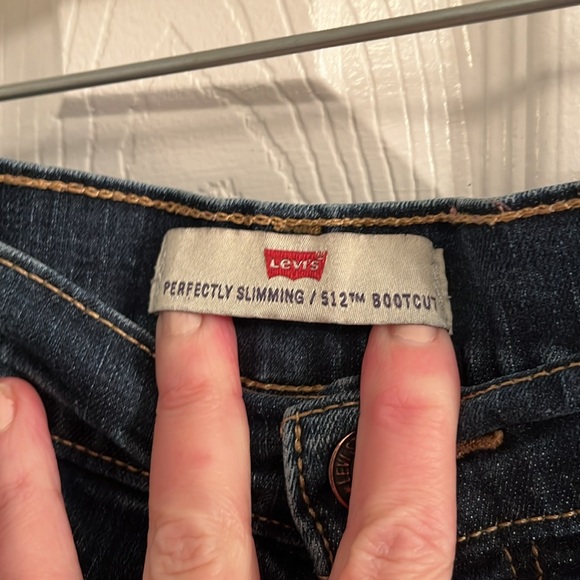 Women’s Red Tag Levi’s Perfectly Slimming 512 Bootcut size 16. Stretchy - Picture 2 of 8
